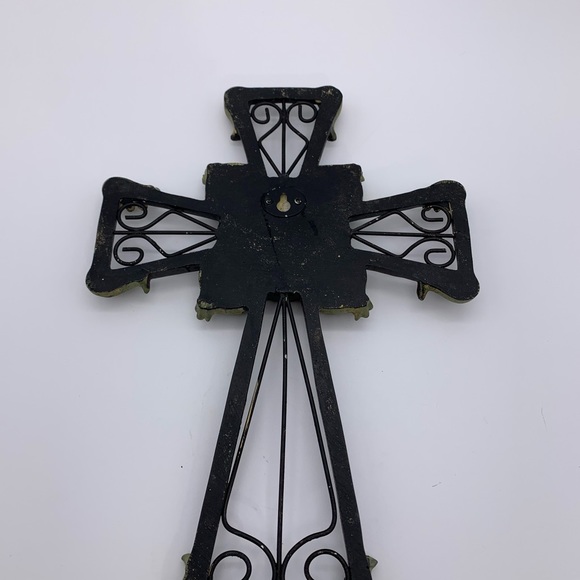 12” Decorative Cross With A Decorative Medallion Made Of Resin - Picture 9 of 12